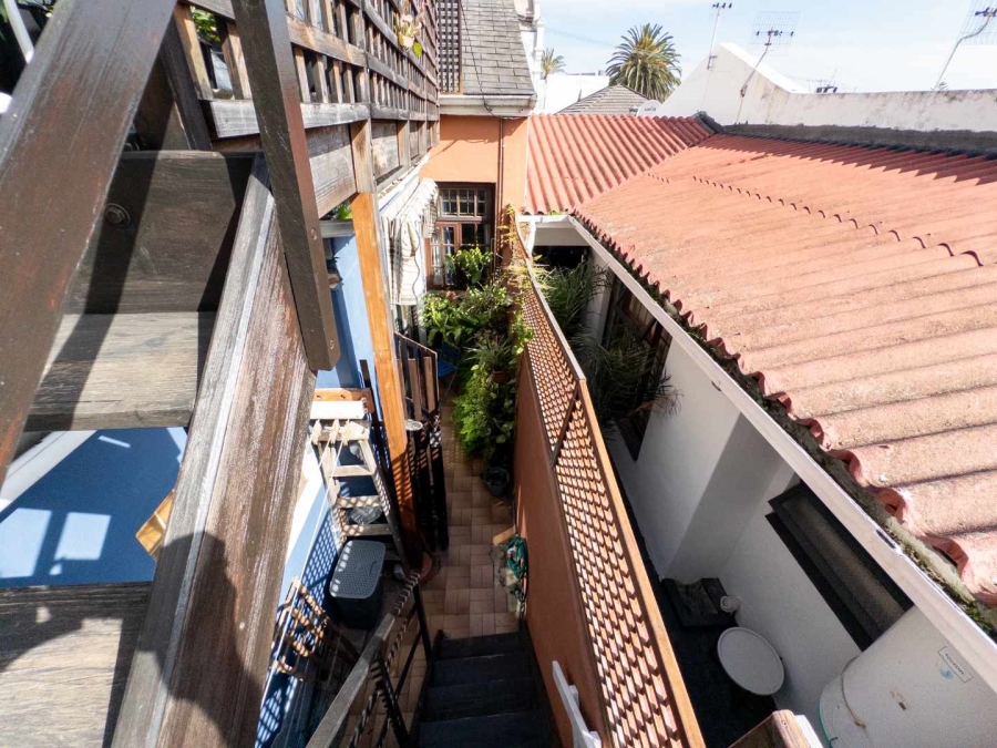 1 Bedroom Property for Sale in Sea Point Western Cape